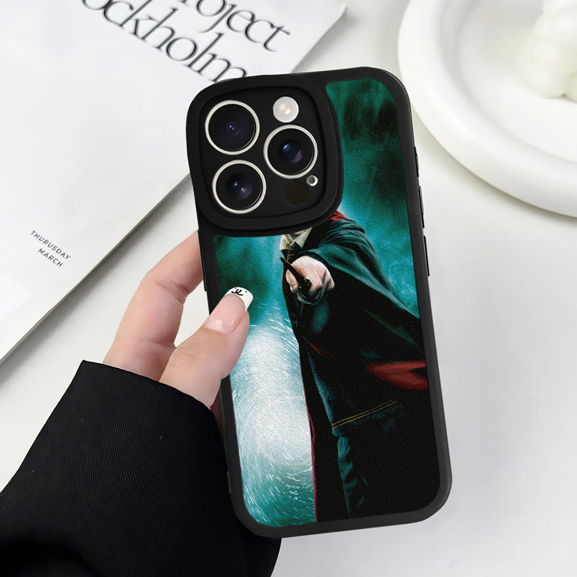 （画像用） Harry Potter ハリー・ポッターシリーズ 【iPhone 16シリーズ対応】シリコンスマホケース（レザー調） 材質：シリコン